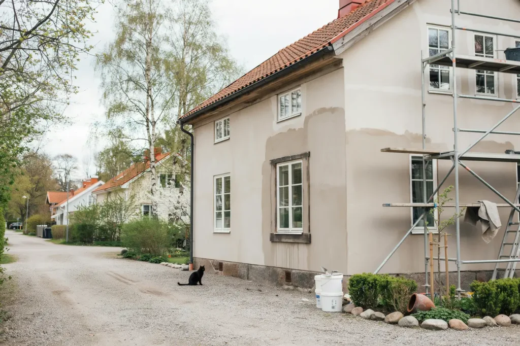 putsa om fasaden s v ljer du r tt puts kul r och underarbete f r ett h llbart resultat